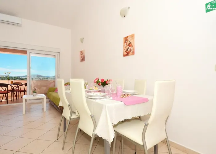 Basic Апартаменты *